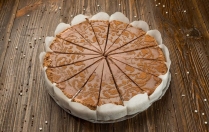 Радуем гостей вкусным и оригинальным тортом