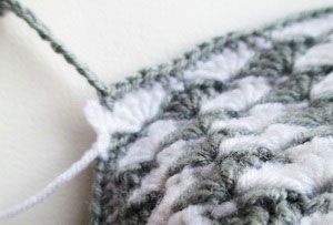 Як вязати чепчики для новонароджених гачком Як вязати чепчики для новонароджених гачком