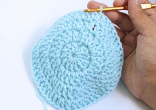 Як вязати чепчики для новонароджених гачком Як вязати чепчики для новонароджених гачком