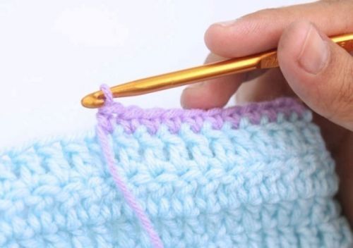 Як вязати чепчики для новонароджених гачком Як вязати чепчики для новонароджених гачком