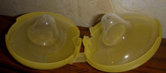 Накладки на груди при годуванні Накладки на груди при годуванні