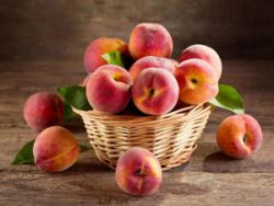 Чи можна годуючій мамі персики