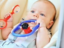 Які бувають брязкальця для новонароджених