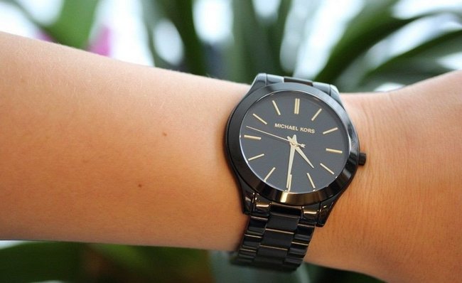 чоловічий наручний годинник