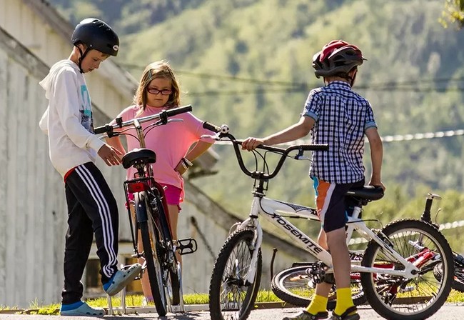 Учим ребенка кататься на байке правильно!