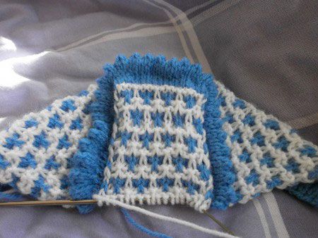 Вязання шапочок для новонароджених