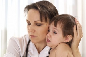 Що робити, якщо дитина проковтнула батарейку?